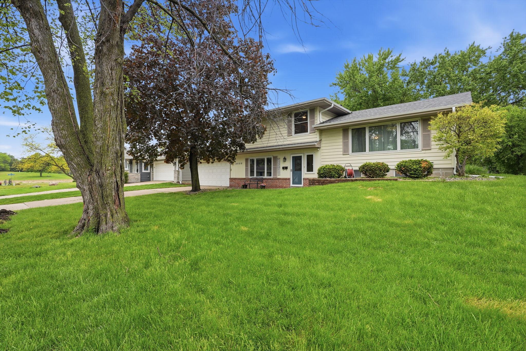 8608 33rd Avenue N New Hope MN 55427