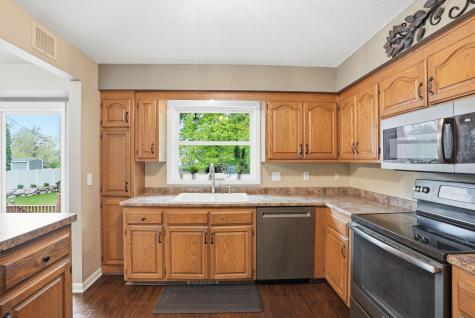 8608 33rd Avenue N New Hope MN 55427