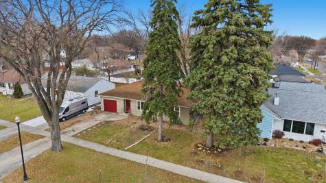 305 19th Avenue N Fargo ND 58102