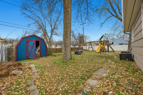 305 19th Avenue N Fargo ND 58102