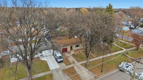 305 19th Avenue N Fargo ND 58102