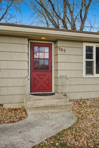 305 19th Avenue N Fargo ND 58102