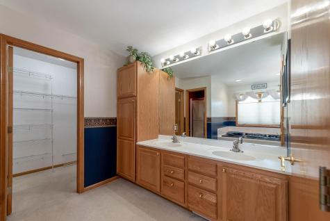 2153 Peregrine Lane North Mankato MN 56003