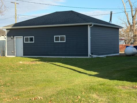 805 Oak Street Lisbon ND 58054