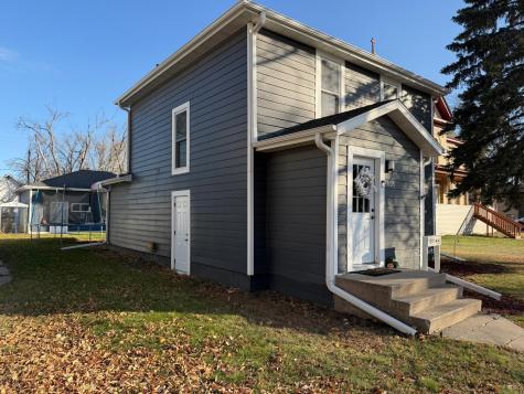 805 Oak Street Lisbon ND 58054