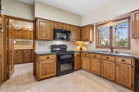 3915 Urbandale Lane N Plymouth MN 55446