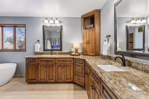 3915 Urbandale Lane N Plymouth MN 55446