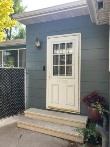 1718 6th Avenue S Fargo ND 58103