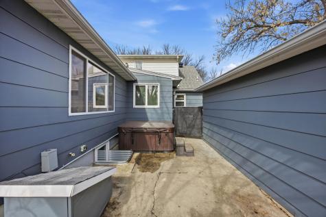 1718 6th Avenue S Fargo ND 58103