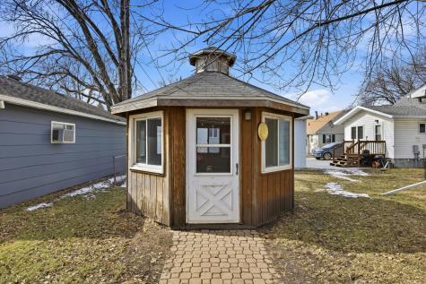 1718 6th Avenue S Fargo ND 58103
