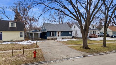 1718 6th Avenue S Fargo ND 58103