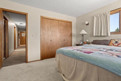 4122 40th Avenue S Moorhead MN 56560