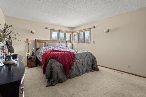 4122 40th Avenue S Moorhead MN 56560