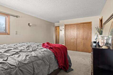 4122 40th Avenue S Moorhead MN 56560