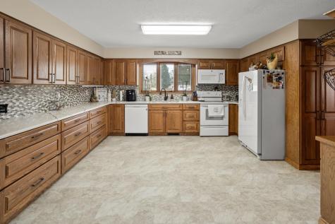 4122 40th Avenue S Moorhead MN 56560