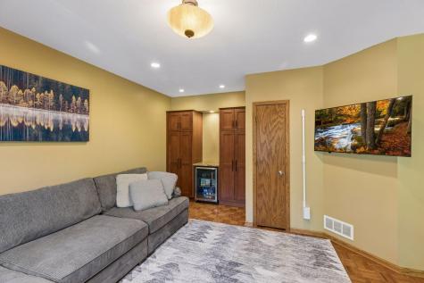 717 Marie Avenue W Mendota Heights MN 55118