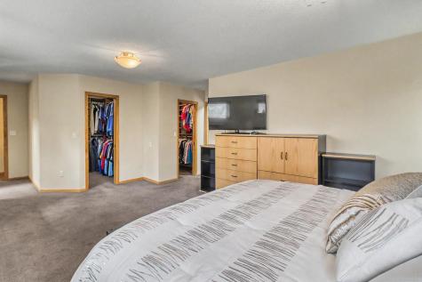 75 Prairiewood Drive S Fargo ND 58103