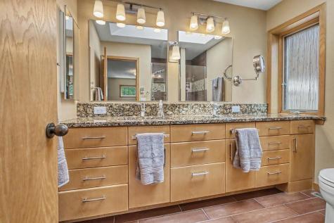 75 Prairiewood Drive S Fargo ND 58103
