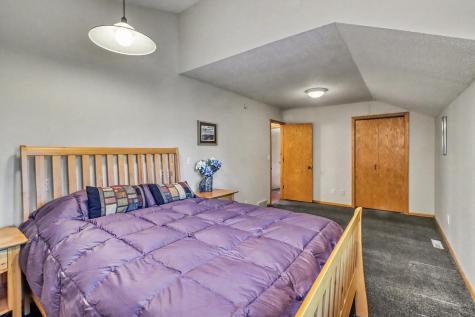 75 Prairiewood Drive S Fargo ND 58103
