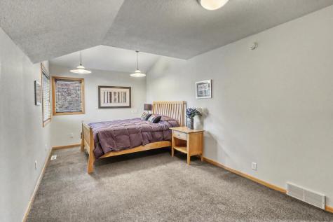 75 Prairiewood Drive S Fargo ND 58103