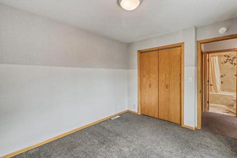 75 Prairiewood Drive S Fargo ND 58103