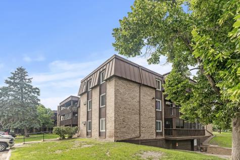 4207 Lakeside Avenue N Brooklyn Center MN 55429