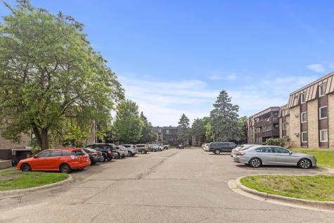 4207 Lakeside Avenue N Brooklyn Center MN 55429