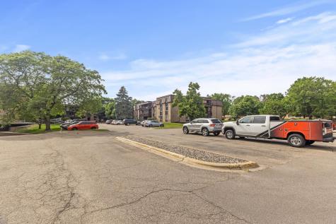 4207 Lakeside Avenue N Brooklyn Center MN 55429