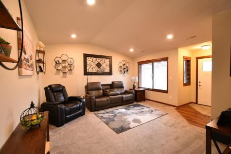 147 Highland Circle Zumbrota MN 55992