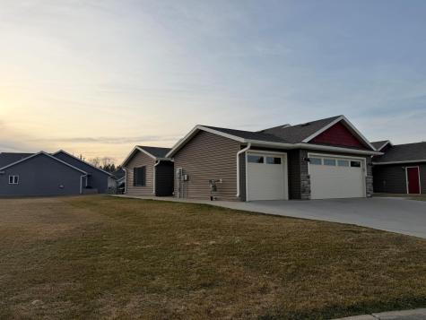 147 Highland Circle Zumbrota MN 55992