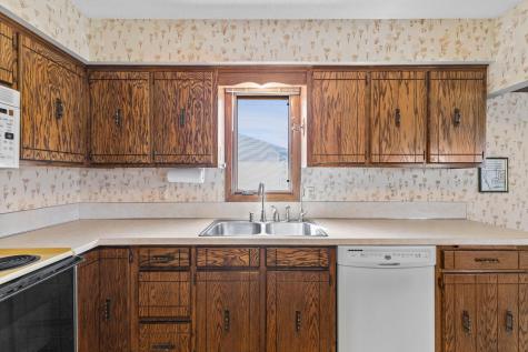 7708 82nd Avenue N Brooklyn Park MN 55445