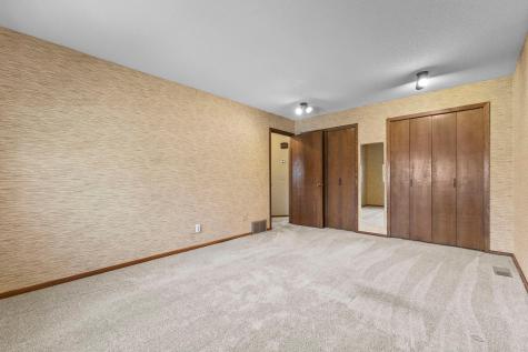 7708 82nd Avenue N Brooklyn Park MN 55445