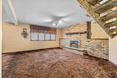 7708 82nd Avenue N Brooklyn Park MN 55445