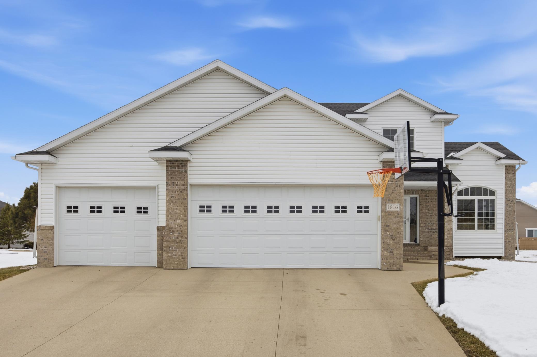 1816 Queensbury Street West Fargo ND 58078