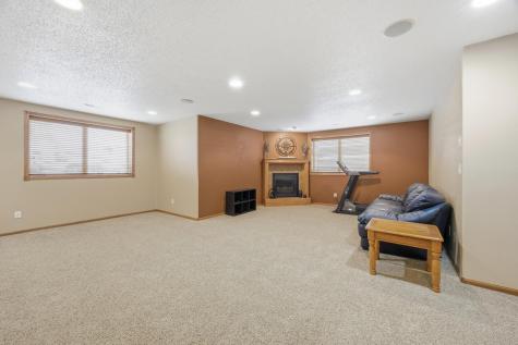 1816 Queensbury Street West Fargo ND 58078