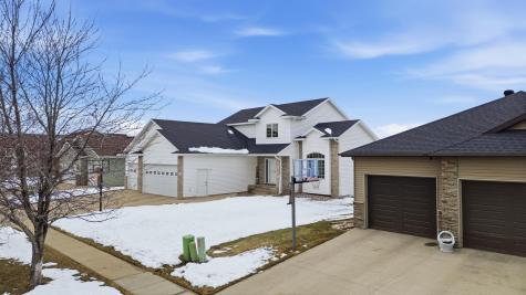 1816 Queensbury Street West Fargo ND 58078