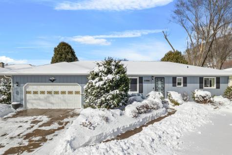 244 Edgeview Drive Rollingstone MN 55969