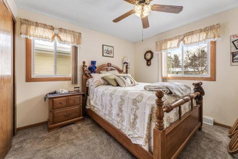 244 Edgeview Drive Rollingstone MN 55969