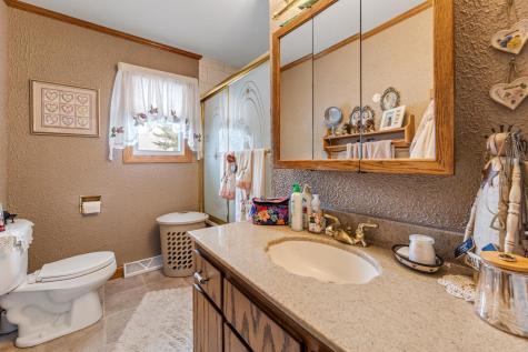 244 Edgeview Drive Rollingstone MN 55969