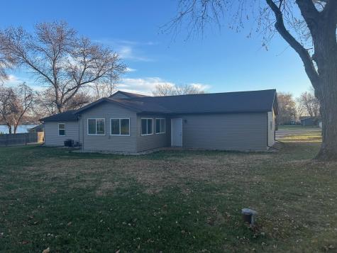 1795 50th Avenue NE Willmar MN 56201