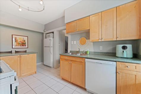 586 Ashland Avenue Saint Paul MN 55102