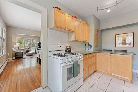 586 Ashland Avenue Saint Paul MN 55102