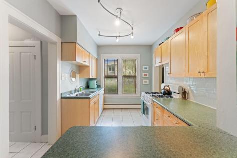 586 Ashland Avenue Saint Paul MN 55102
