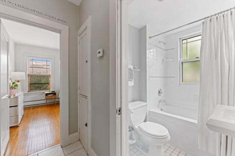 586 Ashland Avenue Saint Paul MN 55102