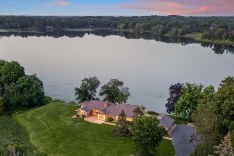 4 W Shore Road North Oaks MN 55127