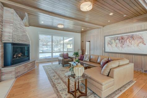 4 W Shore Road North Oaks MN 55127