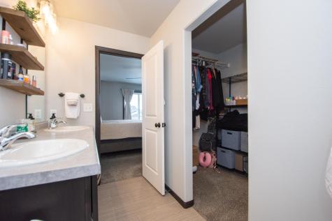 319 6th Street E Horace ND 58047