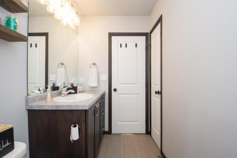 319 6th Street E Horace ND 58047