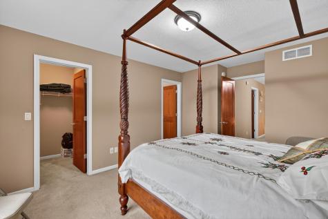 10741 Hawthorn Trail Woodbury MN 55129