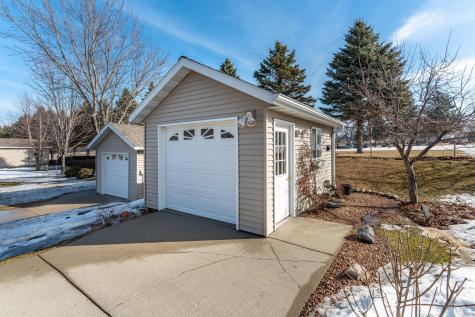1952 Oakwood View Fergus Falls MN 56537